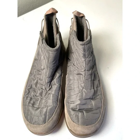 Chaco Women's Boots 8 Borealis Ridge Waterproof Boot Gray Morel Quilted Suede - Picture 2 of 10